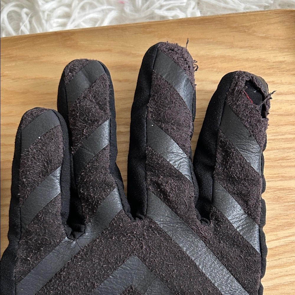 Columbia Black Insulated Gloves - Picture 5 of 5
